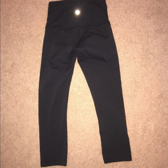 Lululemon cropped black leggings - Picture 2 of 2